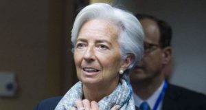 &Tau;&omicron; &Delta;&Nu;&Tau; &epsilon;&pi;&iota;&mu;έ&nu;&epsilon;&iota;: &Eta; &Epsilon;&lambda;&lambda;ά&delta;&alpha; &chi;&rho;&epsilon;&iota;ά&zeta;&epsilon;&tau;&alpha;&iota; &epsilon;&lambda;ά&phi;&rho;&upsilon;&nu;&sigma;&eta; &chi;&rho;έ&omicron;&upsilon;&sigmaf; &epsilon;&delta;ώ &kappa;&alpha;&iota; &tau;ώ&rho;&alpha;, ά&nu;&epsilon;&upsilon; ό&rho;&omega;&nu;