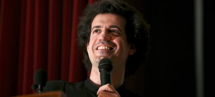 &Epsilon;&theta;&nu;&iota;&kappa;ή &upsilon;&pi;&epsilon;&rho;&eta;&phi;ά&nu;&epsilon;&iota;&alpha;: &Omicron; &Kappa;&omega;&nu;&sigma;&tau;&alpha;&nu;&tau;ί&nu;&omicron;&sigmaf; &Delta;&alpha;&sigma;&kappa;&alpha;&lambda;ά&kappa;&eta;&sigmaf; &kappa;έ&rho;&delta;&iota;&sigma;&epsilon; έ&nu;&alpha; &alpha;&pi;ό &tau;&alpha; &sigma;&eta;&mu;&alpha;&nu;&tau;&iota;&kappa;ό&tau;&epsilon;&rho;&alpha; &beta;&rho;&alpha;&beta;&epsilon;ί&alpha; &sigma;&tau;&alpha; &mu;&alpha;&theta;&eta;&mu;&alpha;&tau;&iota;&kappa;ά